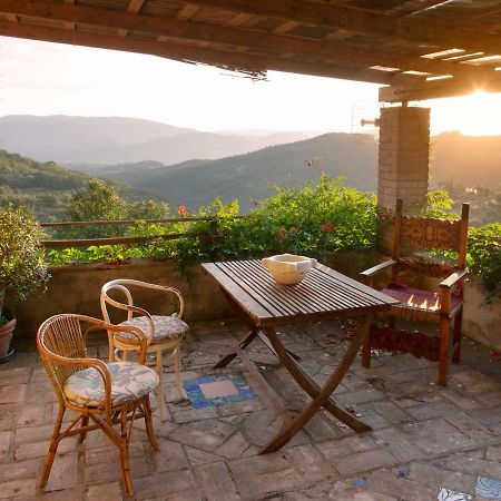 Casa La Valle, Gubbio, Frazione Santa Cristina Bed & Breakfast Exterior foto